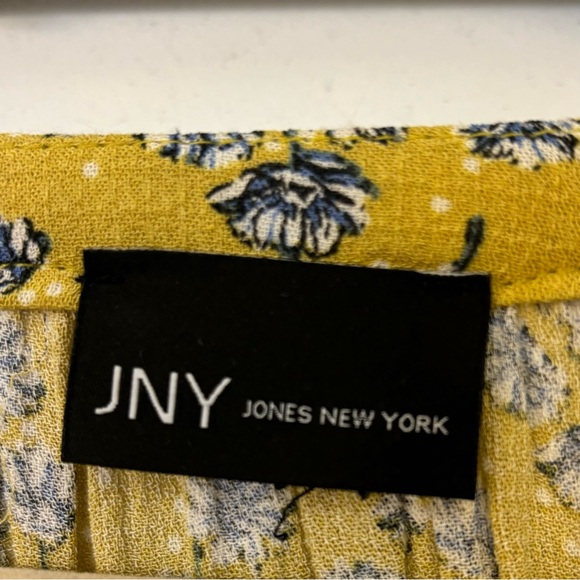Jones of New York yellow, mustard and blue and white floral blouse! - Picture 7 of 13